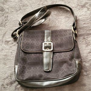 WOMEN'S VINTAGE BLACK LEATHER PERLINA HANDBAG.